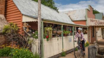 Gulgong 5,Tim Charody Cycle the charming streets of Gulgong