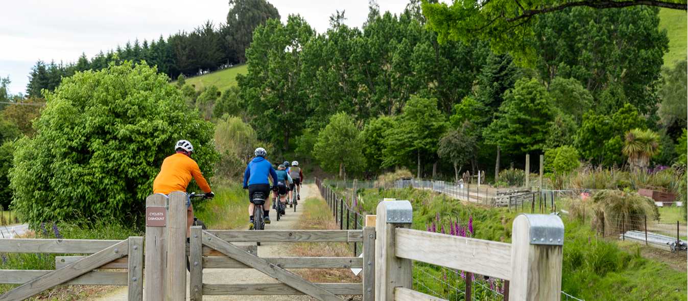 Cyclists riding along the Clutha Gold Trail | Geoff Marks
