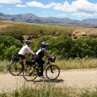 Cyclists on the Otago Rail Trail Family Adventure | Gesine Cheung