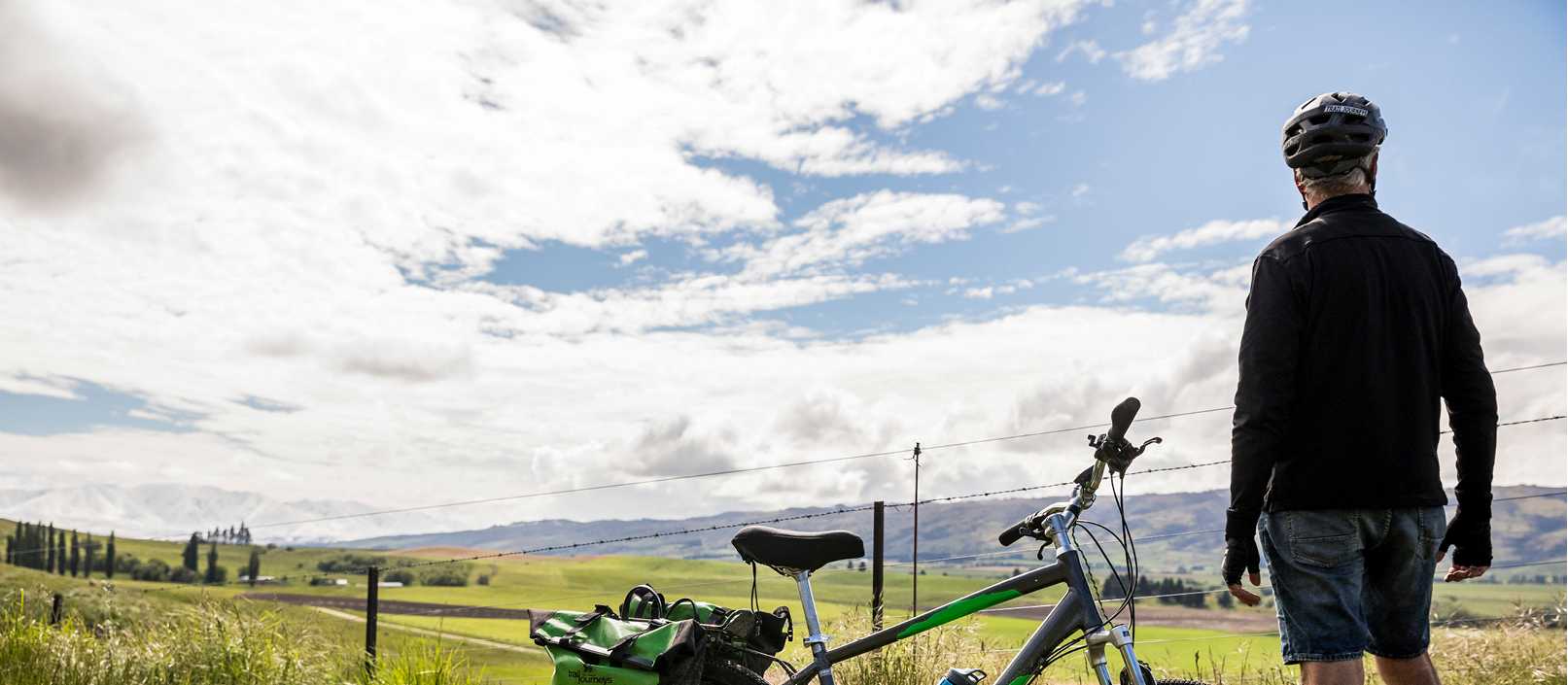 Taking a break in the Ida Valley | Lachlan Gardiner