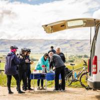 Morning tea with our guide | Lachlan Gardiner