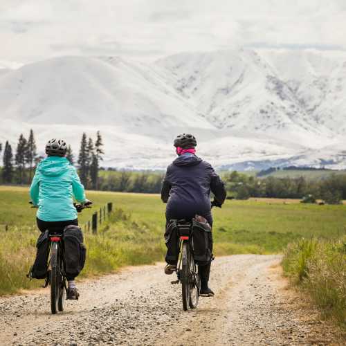 Self-guided Cycling Holidays Lake Dunstan and Otago Rail Trail