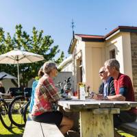 Start your Otago Central Rail Trail Trip with breakfast and great coffee! | Lachlan Gardiner