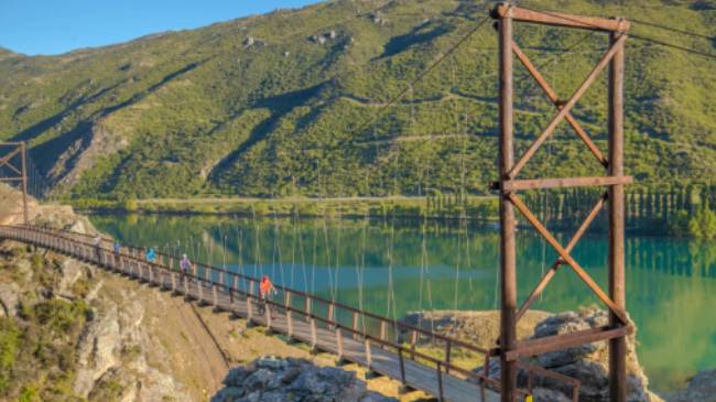 Cycling the Lake Dunstan Trail | Ross Mackay