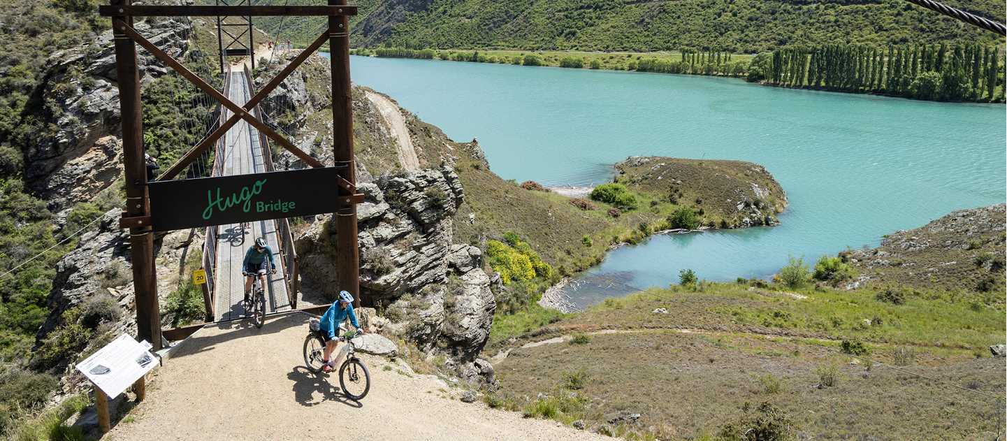 Hugo Bridge on the Lake Dunstan Trail | Geoff Marks