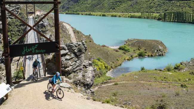 Hugo Bridge on the Lake Dunstan Trail | Geoff Marks