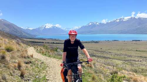 Climbing up from Lake Ohau to reach the highpoint | Sandra Appleby