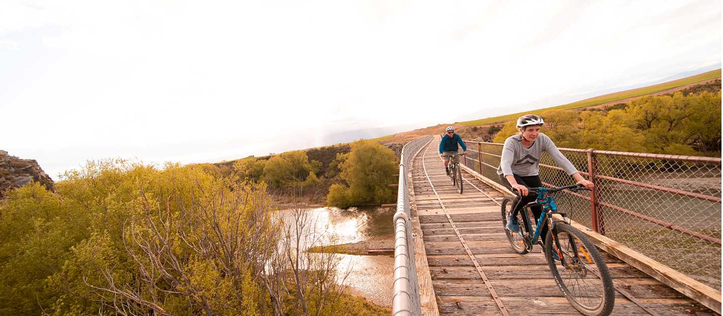 Crossing the impressive Manuherikia Bridge No.1 | DunedinNZ