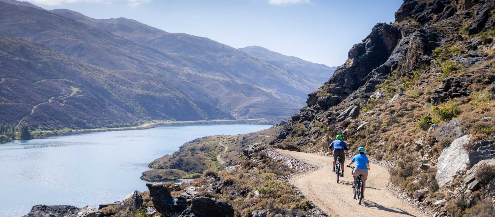 One of New Zealands best cycle trails, the Lake Dunstan | Will Nelson, Tourism Central Otago