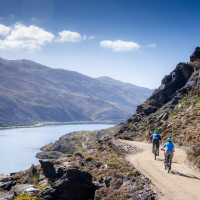 One of New Zealands best cycle trails, the Lake Dunstan | Will Nelson, Tourism Central Otago