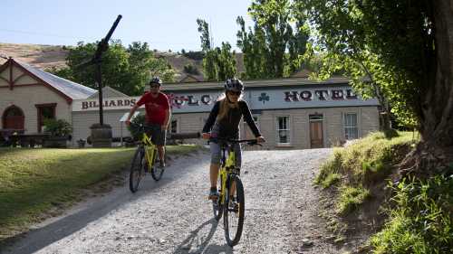 Cycling out from the Vulcan Hotel near St Bathans | Tom Powell