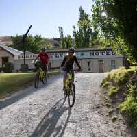 Cycling out from the Vulcan Hotel near St Bathans | Tom Powell