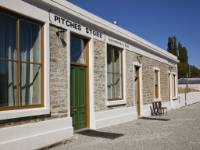 Pitches Store Accommodation and Restaurant, Ophir