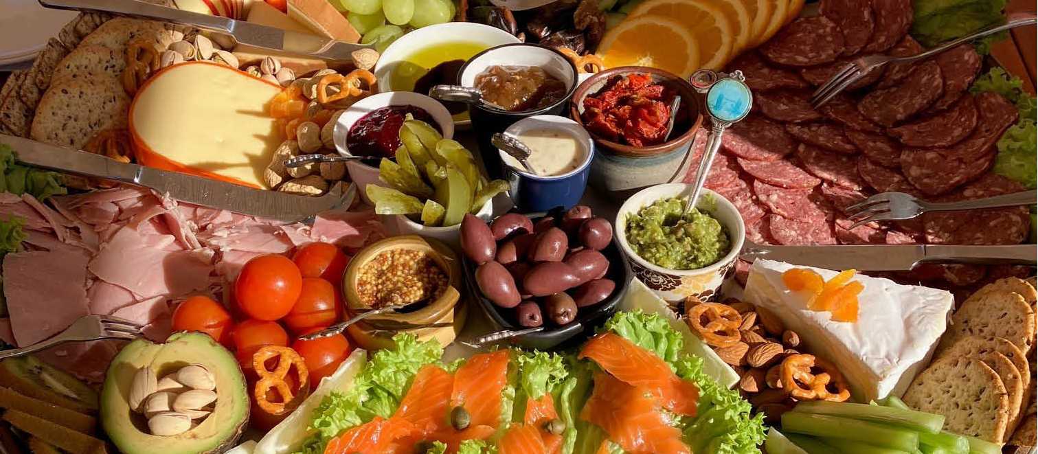 Enormous platter for lunch at the River-T Winery near Kurow | Sandra Appleby