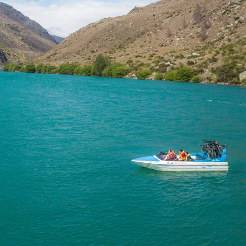 Boating on Roxburgh Gorge in Spring